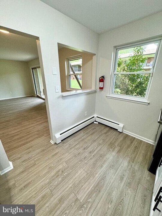 707 Garnet Dr in Burlington, NJ - Building Photo