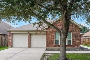 5403 Belvedere Dr in Rosenberg, TX - Building Photo