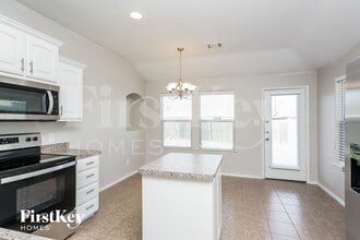 2016 Cattle Creek Rd in Fort Worth, TX - Foto de edificio - Building Photo