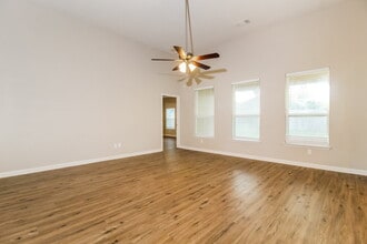 821 Summer Oaks Dr in Denton, TX - Building Photo - Building Photo