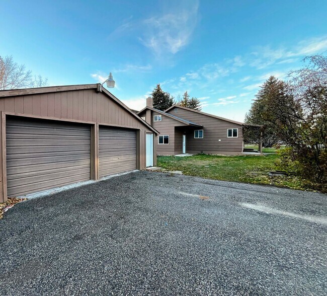 10 South 2nd St E in Driggs, ID - Building Photo - Building Photo