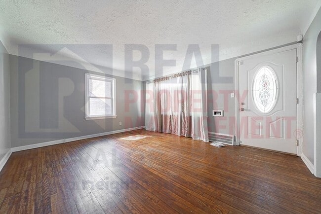 608 E 120th St in Cleveland, OH - Building Photo - Building Photo