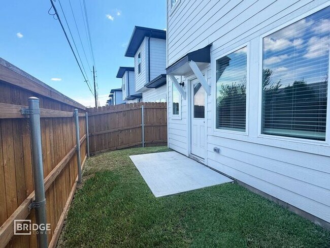 33166 Willow Hts Ln in Magnolia, TX - Building Photo - Building Photo
