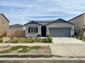152 Trevor St in Merced, CA - Building Photo