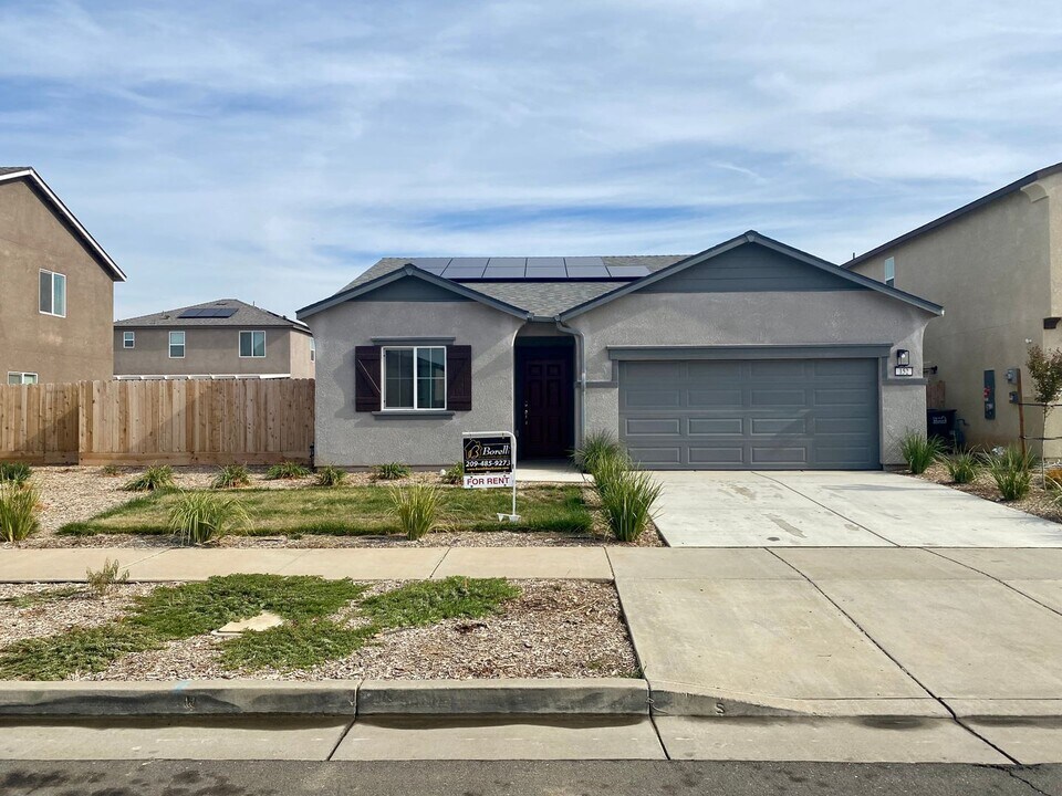 152 Trevor St in Merced, CA - Building Photo