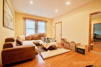 1714 Commonwealth Avenue, Unit 6 in Boston, MA - Foto de edificio - Building Photo