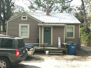 2053 Monroe St, Unit 2053 in Wilmington, NC - Foto de edificio - Building Photo