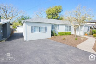 13476 Gibson St in Glen Ellen, CA - Building Photo