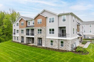 Boulders at Beekman in Monmouth Junction, NJ - Building Photo