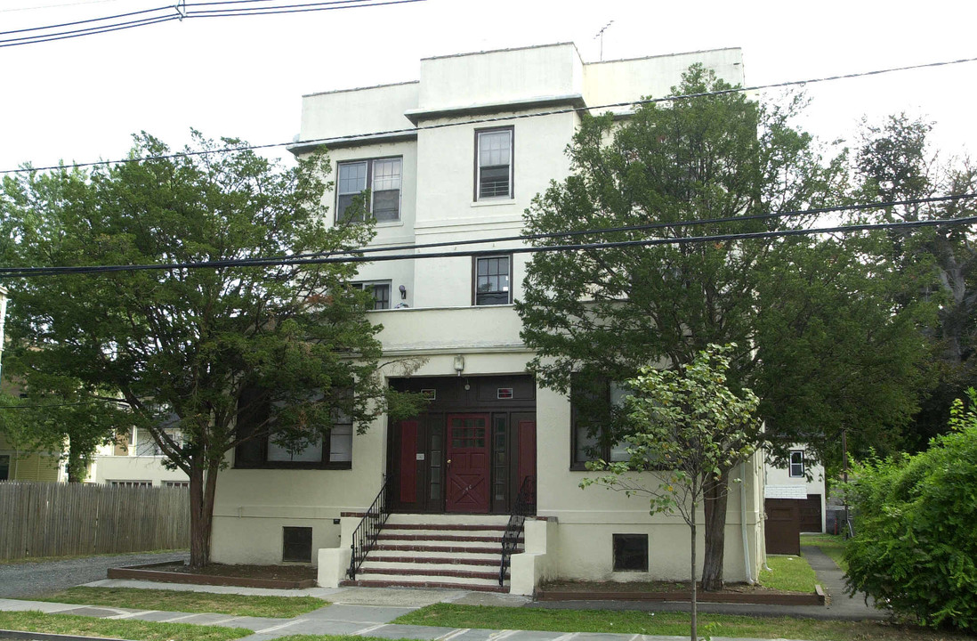 246-48 E 9th St in Plainfield, NJ - Building Photo