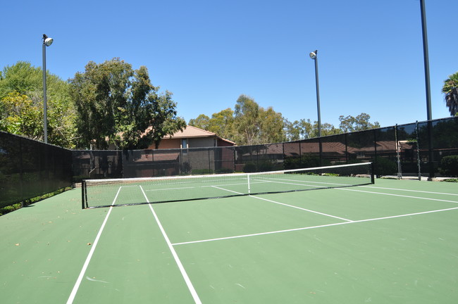 Shadowridge Village Apartments in Vista, CA - Building Photo - Building Photo