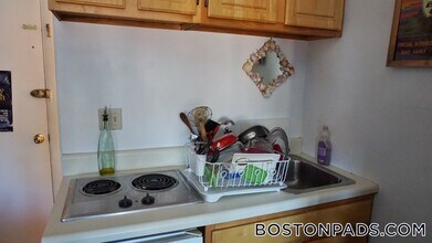 248 Newbury St, Unit 10 in Boston, MA - Building Photo - Building Photo