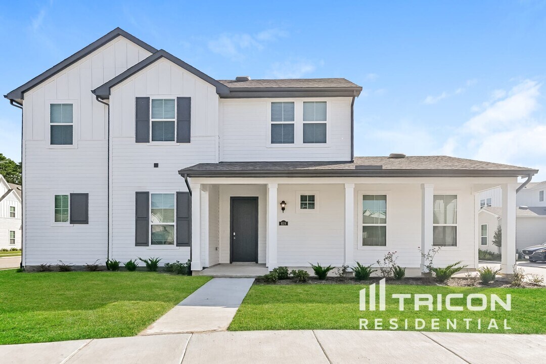 9835 Willow Creek Commerce Dr in Tomball, TX - Building Photo