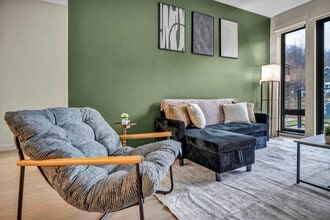 2189 Cornell Rd in Cleveland, OH - Foto de edificio - Building Photo