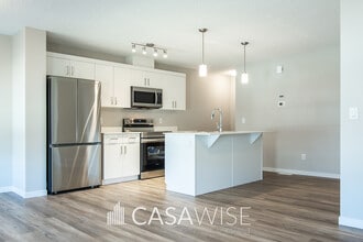 17223-1729A 9A Ave SW in Edmonton, AB - Building Photo - Building Photo