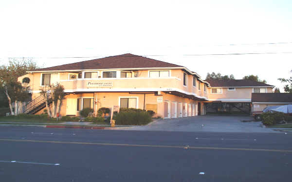 6172 Western Ave in Buena Park, CA - Foto de edificio - Building Photo