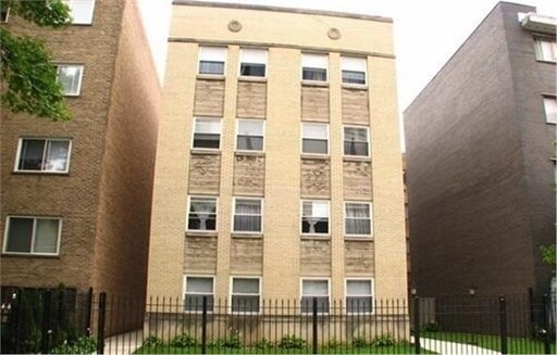 6122 N Kenmore Ave in Chicago, IL - Building Photo