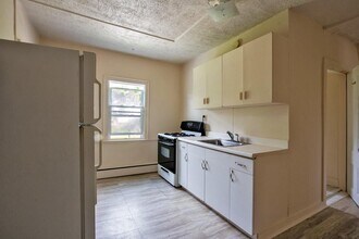 5635-5639 NY-82 in Clinton Corners, NY - Building Photo - Building Photo