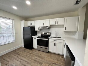 2266 SW 81st Ave in Miramar, FL - Building Photo - Building Photo