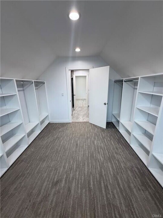 6346 Goodland Ave in Los Angeles, CA - Building Photo