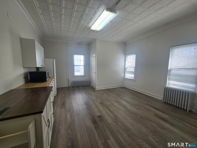 49 Woodside St in Stamford, CT - Building Photo - Building Photo