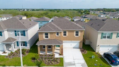 4042 Alissa Ln in Haines City, FL - Foto de edificio - Building Photo