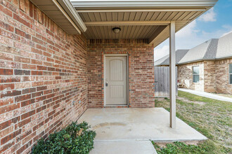 2019 102nd St in Lubbock, TX - Building Photo - Building Photo