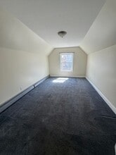 1010 W Main St in Waterbury, CT - Building Photo - Building Photo