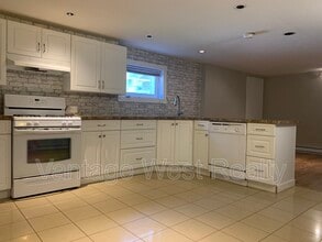 804 Leon Ave in Kelowna, BC - Building Photo - Building Photo