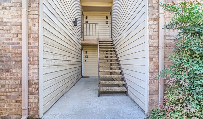 16301 Ledgemont Ln, Unit 269 in Addison, TX - Building Photo - Building Photo