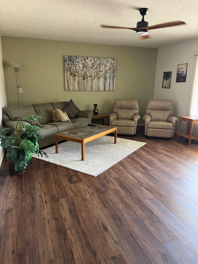 9817 W Amber Trl in Sun City, AZ - Building Photo - Building Photo