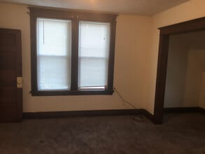 5306 N 25th St, Unit 2 in Omaha, NE - Foto de edificio - Building Photo