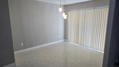 12665 Castle Hill Dr in Tampa, FL - Building Photo - Building Photo