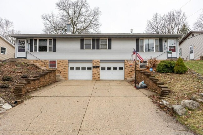 property at 1922 Woodlawn Ave