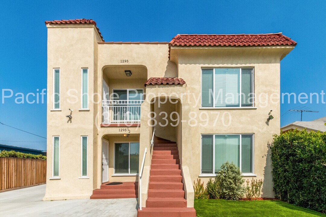 1295 Mullen Ave in Los Angeles, CA - Building Photo