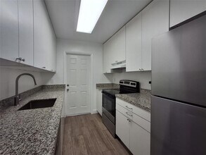 1532 NE 34th St in Oakland Park, FL - Building Photo - Building Photo