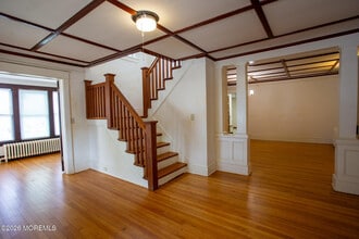 13 1st St in Rumson, NJ - Building Photo - Building Photo