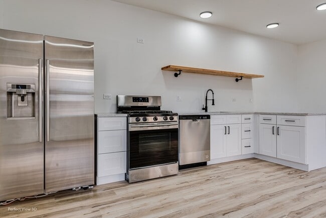 1123 N Mozart St in Chicago, IL - Foto de edificio - Building Photo