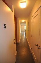 658 Massachusetts Ave, Unit 5 in Boston, MA - Building Photo - Building Photo