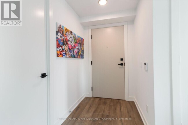 327-4327 King St W in Toronto, ON - Building Photo - Building Photo