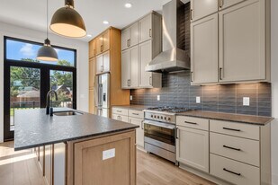 671 E 16th St in Indianapolis, IN - Building Photo