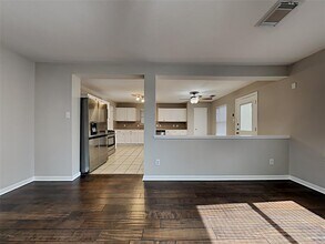 8110 Stagewood Dr in Humble, TX - Building Photo - Building Photo