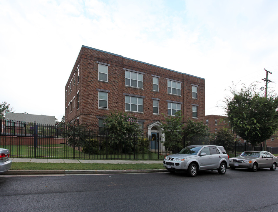 Zagami House Apartments in Washington, DC - Building Photo