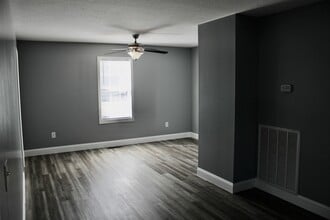 306 Chestnut Alley in Tullahoma, TN - Building Photo - Building Photo