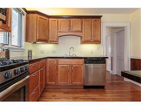 57 Fairfax St, Unit 1 in Somerville, MA - Building Photo - Building Photo
