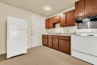 95 Cottrell St, Unit 8 in West Point, MS - Building Photo - Building Photo