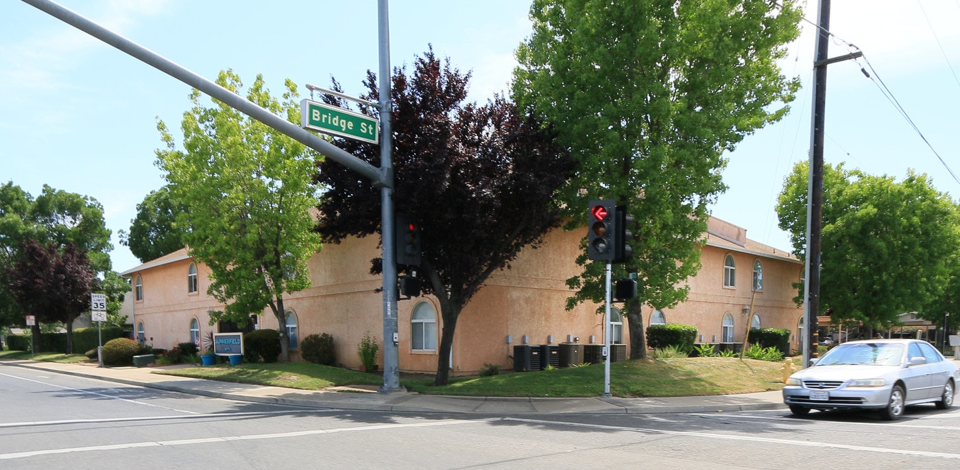 Summerfield Apartments in Yuba City, CA - Foto de edificio