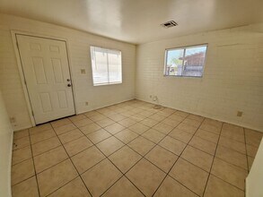 1608-1610 W Becker Ln in Phoenix, AZ - Building Photo - Building Photo