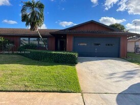1267 Scottsdale Rd S in West Palm Beach, FL - Building Photo