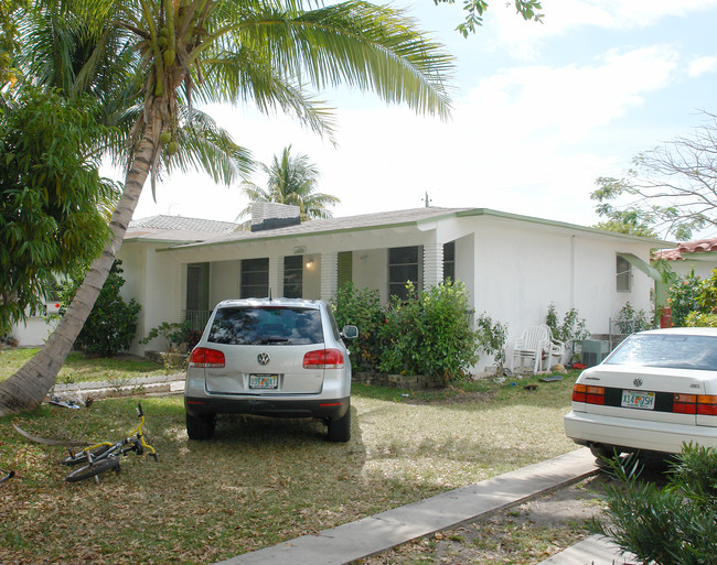 1634 Dewey St in Hollywood, FL - Building Photo - Building Photo